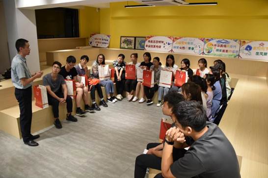 F6EC34A96262423AB742649F68FF7153